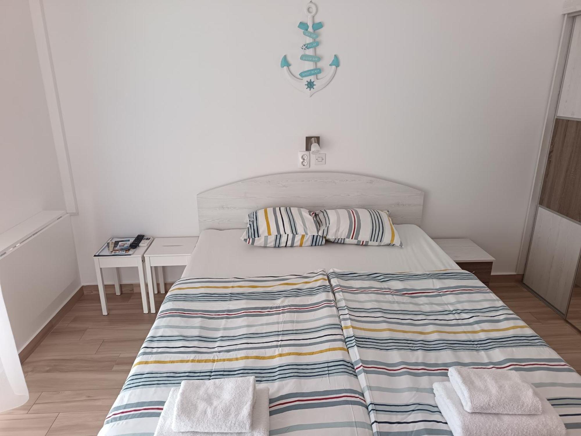 Apartmani Andela Kordic Supetarska Draga Ngoại thất bức ảnh